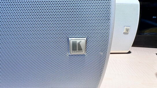 Projektor, EPSON EB-695Wi med touch unit og vægophæng