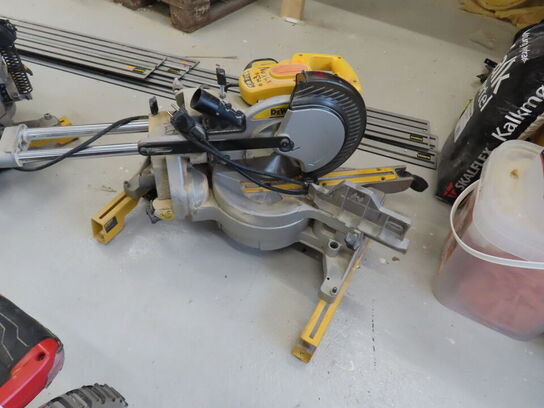 Kap-/gerringssav, DEWALT DW712N