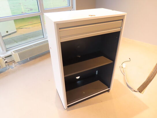 Jalousiskab med aluminiumslåge