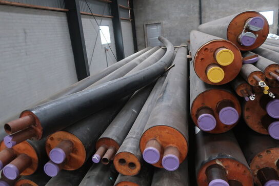 Parti af fjernvarmerør og -fittings