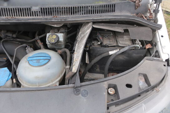 Varebil VOLKSWAGEN TRANSPOTER 2.0 TDI KORT BM 114 HK