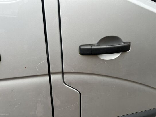 Varebil RENAULT MASTER 2.3 dCi 125 hk