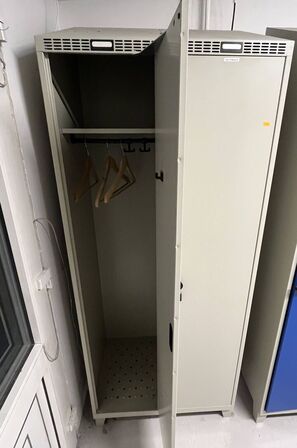 Omklædningsskab 2 rum Grå