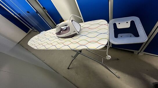 Strygejern SEVERIN og Strygebrædt