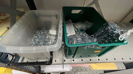 Tøm Reol inden kl. 12 (2 fag)  Papir, Kæder m.m.