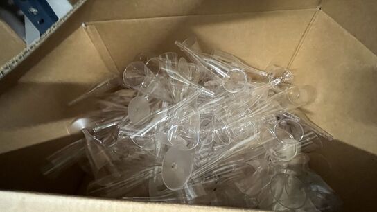 Tøm Reol - inden kl. 12 (2 fag) - Plastic  Bestik m.m.