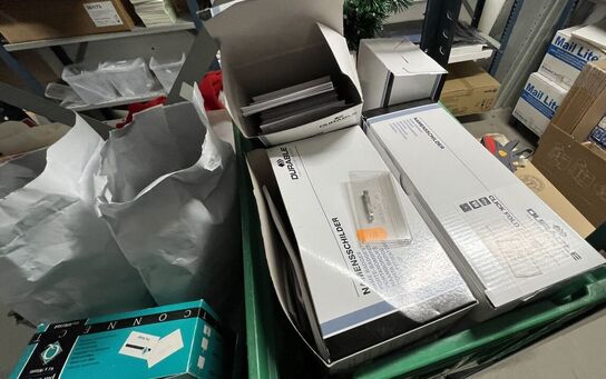 Div. Navneskilteholdere  - Afhentes inden kl. 12 