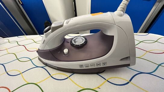 Strygejern SEVERIN og Strygebrædt