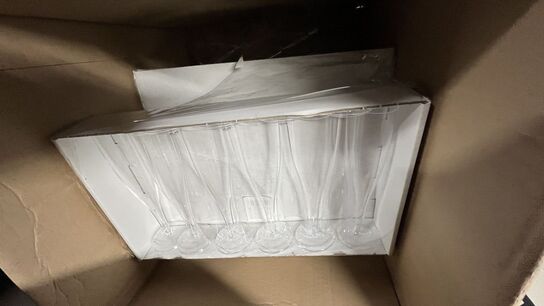 Tøm Reol - inden kl. 12 (2 fag) - Plastic  Bestik m.m.