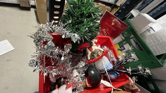 Juletræsfod og div. Juleting -  - Afhentes inden kl. 12