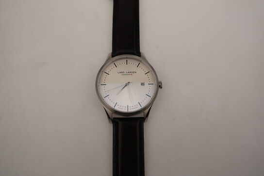 Herreur LARS LARSEN 41 mm.(402P)