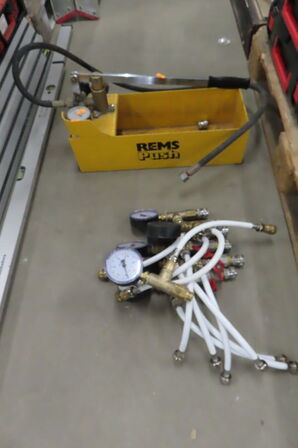 Håndtryksprøvepumpe