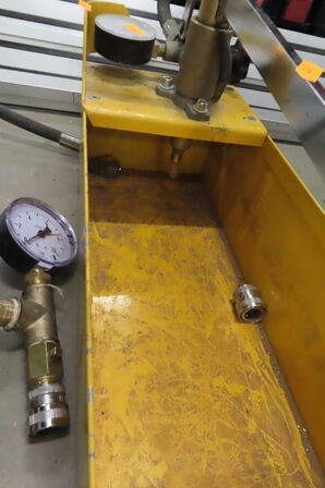 Håndtryksprøvepumpe