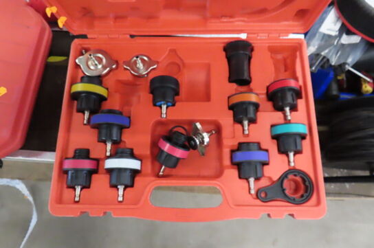 Palle med Diverse værktøj samt LED lysstrip 