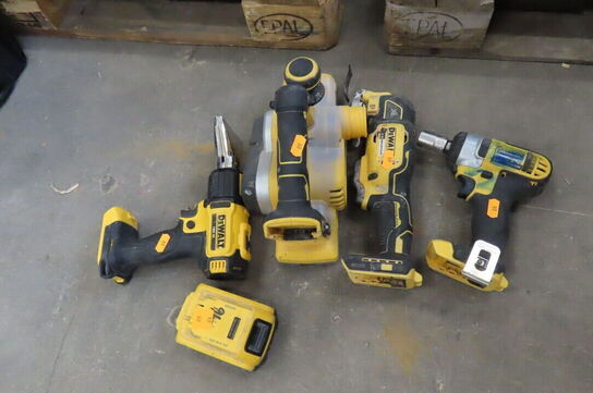 4 stk. Akku-værktøj DEWALT