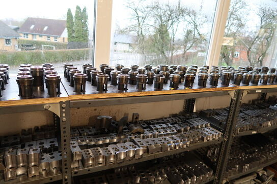 4 stk. reoler med div. Specialværktøj