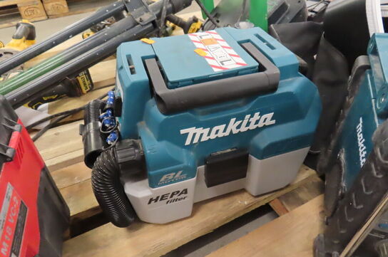 Arbejdsradio samt akku-støvsuger MAKITA