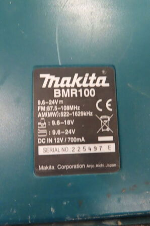 Arbejdsradio samt akku-støvsuger MAKITA