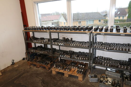 4 stk. reoler med div. Specialværktøj