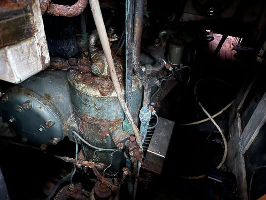 35 fod tidl. fiskefartøj/lystfartøj, ep på eg, 1965, mahogni styrehus