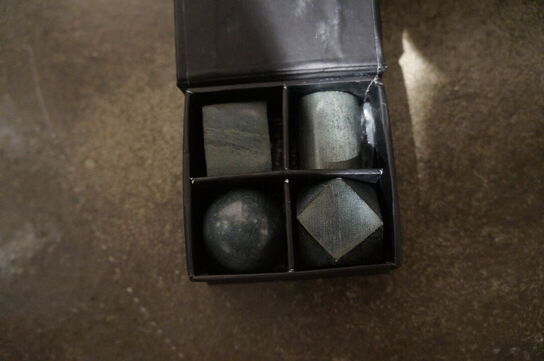 2 pk. Whiskey sten MARGIT BRANDT