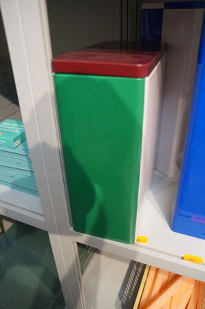 Plastkasser, kagedåser, m.v.