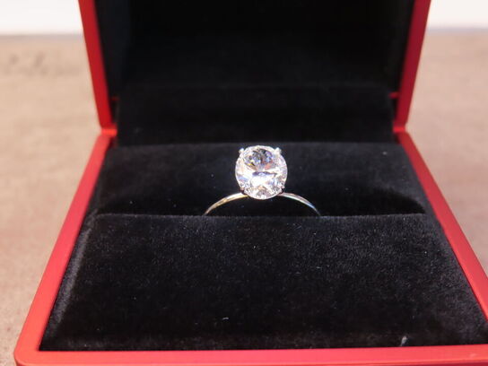 14 kt. Hvidguldring med 2.01 ct. Briliantsleben Diamant