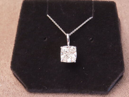 14 kt. Hvidguldhalskæde med 3.04 ct. Briliantsleben Diamant