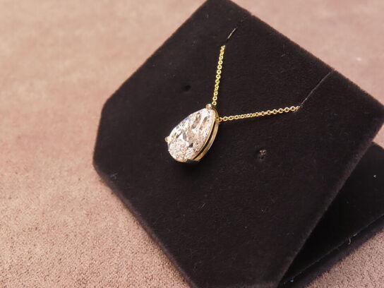 14 kt. Guldhalskæde med 3.01 ct. Briliantsleben Diamant