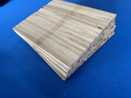 1 palle med 149,76 m2 massivt eg højkantsparket.