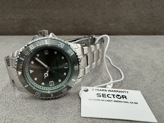 Armbåndsur SECTOR 230 36 MM 3H LIGHT GREEN DIAL SS BR