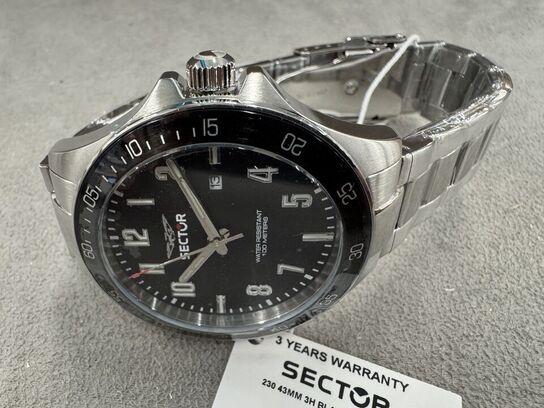 Armbåndsur SECTOR 230 43 MM 3H BLACK DIAL SS BR