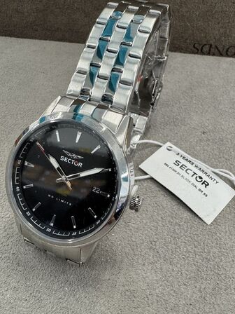 Armbåndsur SECTOR 660 41 MM 3H BLACK DIAL BR SS