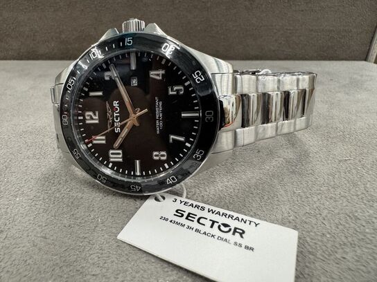 Armbåndsur SECTOR 230 43 MM 3H BLACK DIAL SS BR