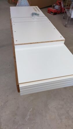 4 stk. usamlet højskabe H: 182,4 x B: 60 x D: 58,1 cm uden låger.