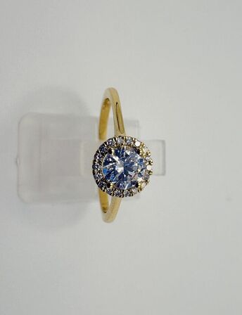 Ring af 14 kt guld, med brillantslebne laboratorieskabte diamanter