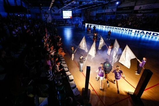 40 m LED bande til indendørs brug i haller (se beskrivelse)