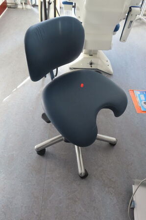 Ergonomisk klinikstol VELA