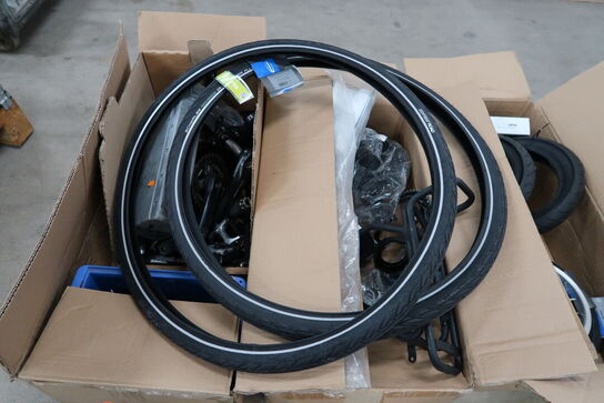 2 pl. med cykeldele og -udstyr