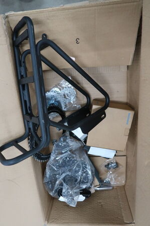 2 pl. med cykeldele og -udstyr