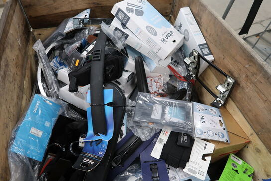 2 pl. med cykeldele og -udstyr