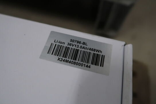 2 pl. med cykeldele og -udstyr