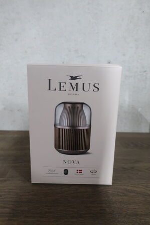 Højttaler/bordlampe LEMUS Nova Walnut