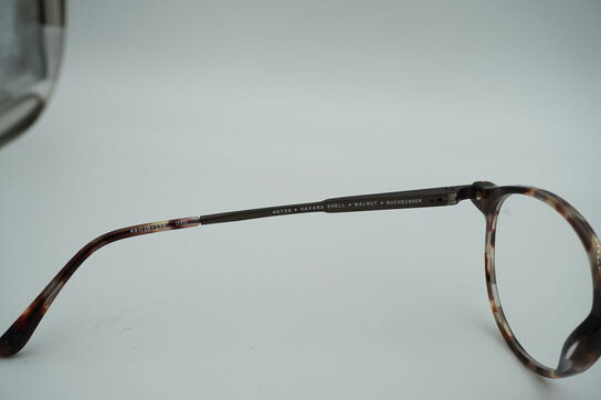 3 brillestel heraf 1 EINSTOFFEN