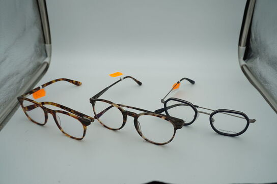 3 brillestel heraf 1 EINSTOFFEN