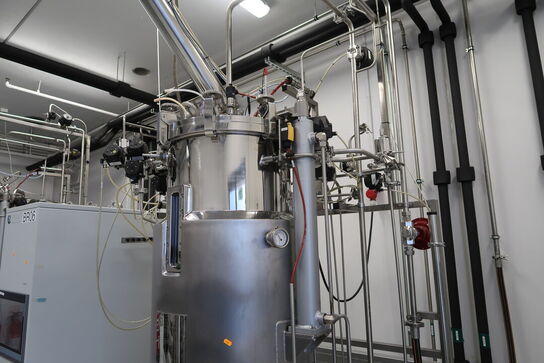 Fermentor med tank APPLIKON BIOTECHNOLOGY Bio reactor 270 L SS og styring APPLIKON TECHNOLOGY i-Control