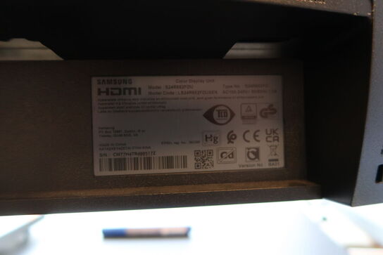 Computerskærm SAMSUNG S24R65, dockingstation LENOVO ThinkPad Thunderbolt 3 Dock Gen 2, tastatur