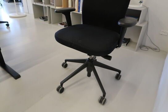 Kontorstol VITRA ID Mesh af Antonio Citterio