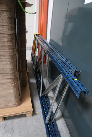 3 stk. gavle samt 14 stk. vanger til pallereoler