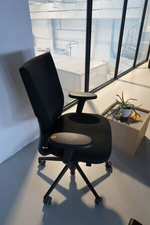 Kontorstol VITRA ID Mesh af Antonio Citterio